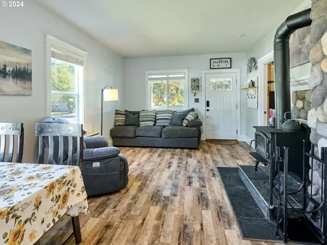 900 S Water Street Silverton OR 97381