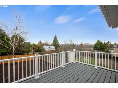 9358 SE Sun Crest Drive Happy Valley OR 97086