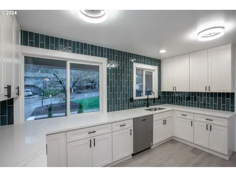 9358 SE Sun Crest Drive Happy Valley OR 97086