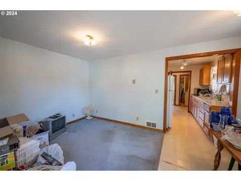 320 B Street Myrtle Point OR 97458