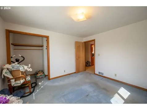 320 B Street Myrtle Point OR 97458
