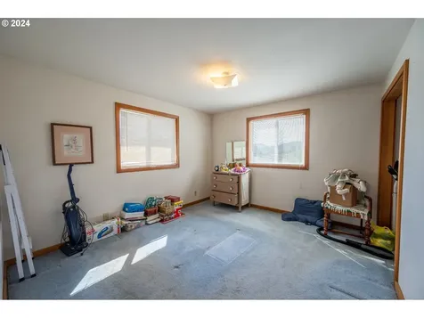 320 B Street Myrtle Point OR 97458