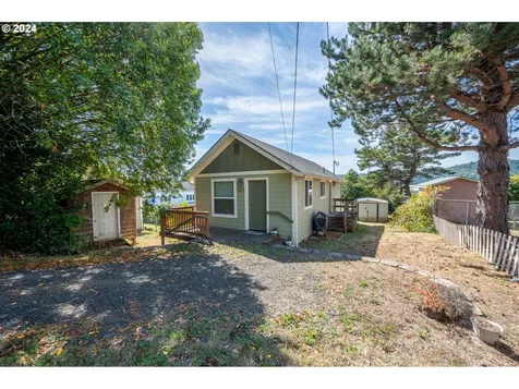 320 B Street Myrtle Point OR 97458