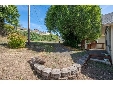 320 B Street Myrtle Point OR 97458