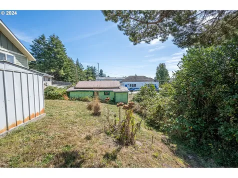 320 B Street Myrtle Point OR 97458