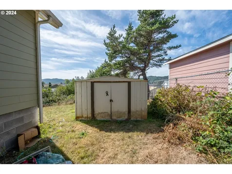 320 B Street Myrtle Point OR 97458