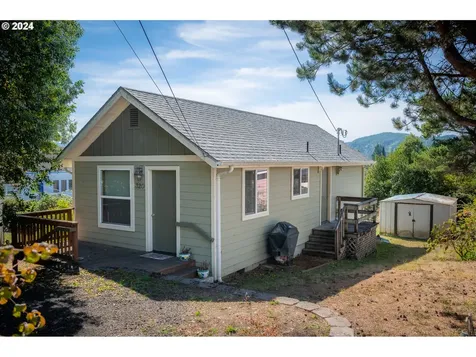 320 B Street Myrtle Point OR 97458