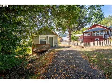 320 B Street Myrtle Point OR 97458