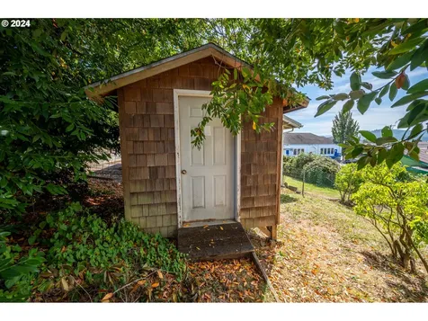 320 B Street Myrtle Point OR 97458