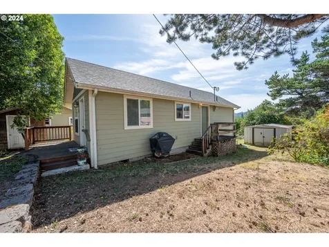 320 B Street Myrtle Point OR 97458