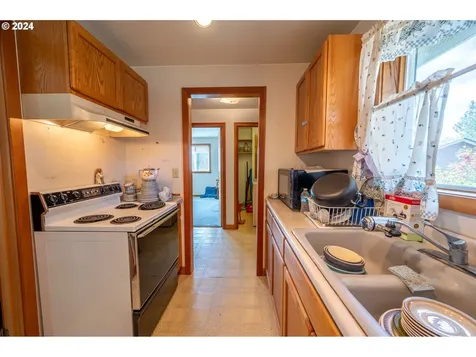 320 B Street Myrtle Point OR 97458