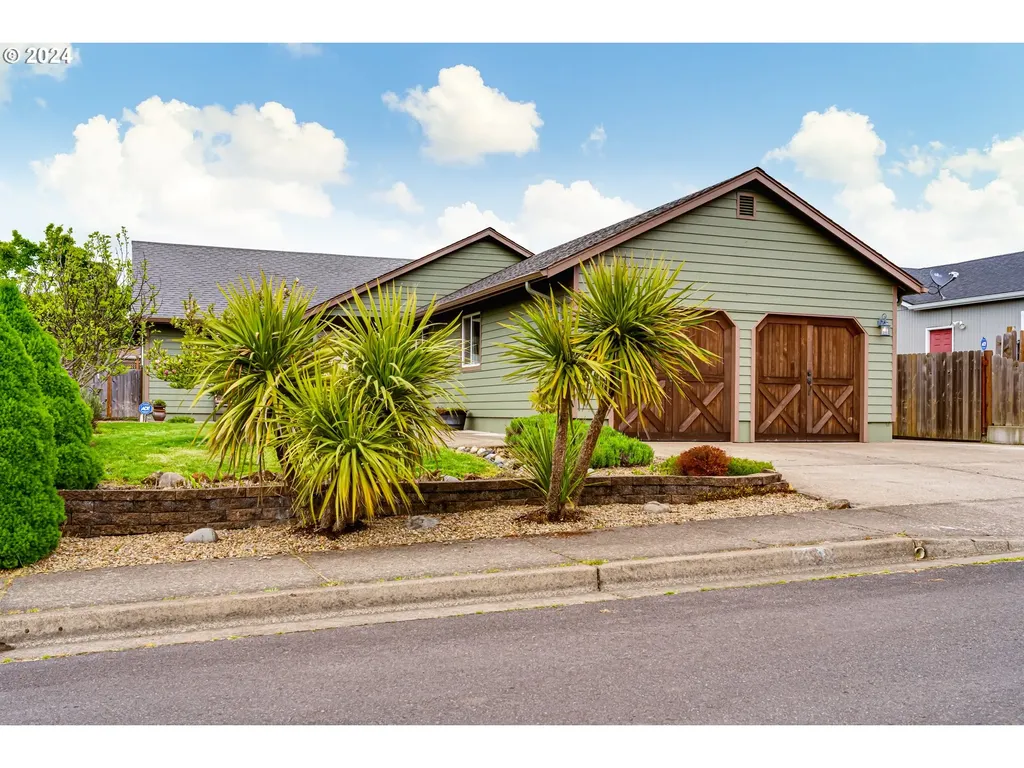 1103 Ash Grove Loop Creswell OR 97426