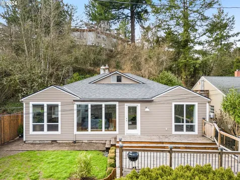 3025 Sw 11th Avenue Portland OR 97239