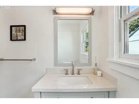 3425 Ne 14th Avenue Portland OR 97212