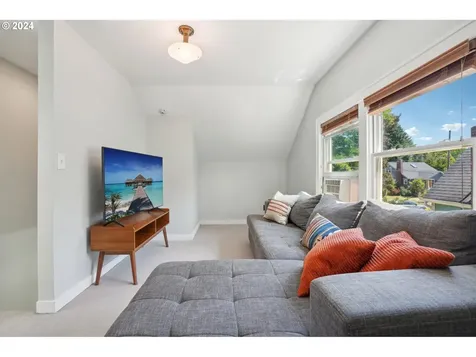 3425 Ne 14th Avenue Portland OR 97212