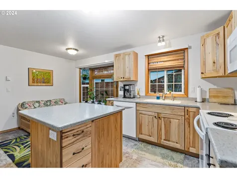 1910 37th Street Florence OR 97439
