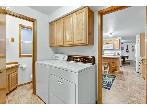 1910 37th Street Florence OR 97439