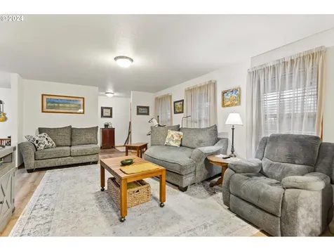 1910 37th Street Florence OR 97439