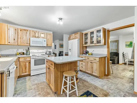 1910 37th Street Florence OR 97439