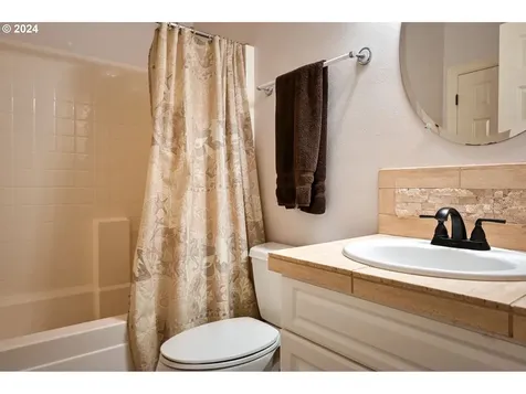 1276 Se Glacier Lane Gresham OR 97080