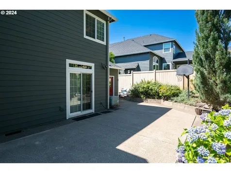 1276 Se Glacier Lane Gresham OR 97080