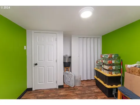 1589 Windy Creek Road Glendale OR 97442