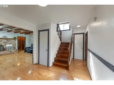 1589 Windy Creek Road Glendale OR 97442