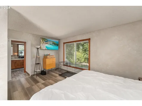 1589 Windy Creek Road Glendale OR 97442