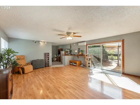 1589 Windy Creek Road Glendale OR 97442