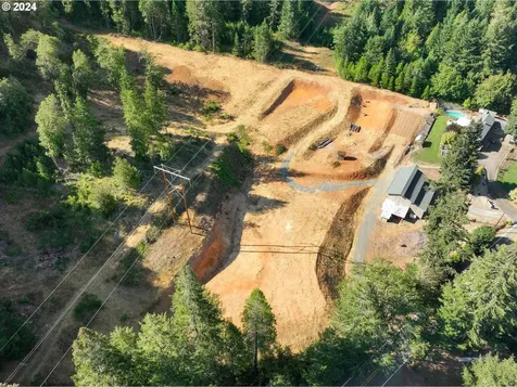 1589 Windy Creek Road Glendale OR 97442