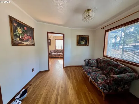 22 SE 119th Avenue Portland OR 97216