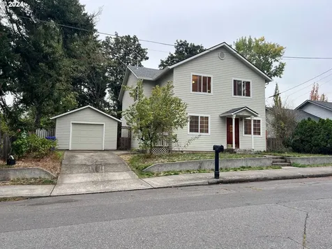 22 SE 119th Avenue Portland OR 97216