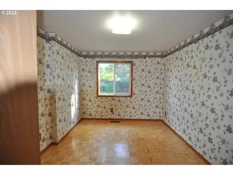 22 SE 119th Avenue Portland OR 97216