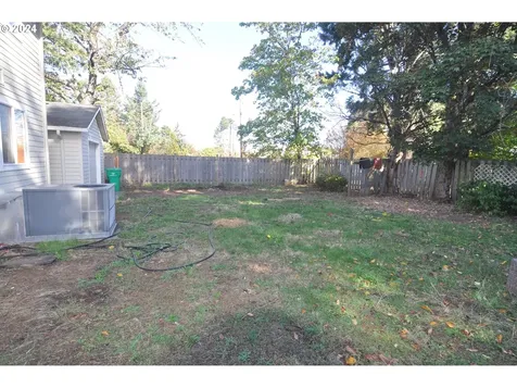 22 SE 119th Avenue Portland OR 97216