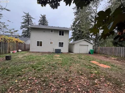 22 SE 119th Avenue Portland OR 97216