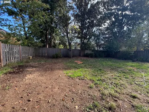 22 SE 119th Avenue Portland OR 97216