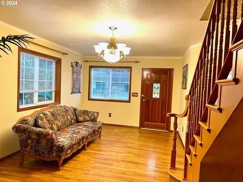 22 SE 119th Avenue Portland OR 97216