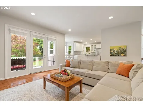 2465 SW 75th Terrace Portland OR 97225