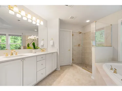 2465 SW 75th Terrace Portland OR 97225