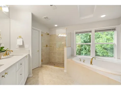 2465 SW 75th Terrace Portland OR 97225