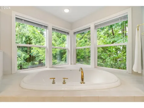 2465 SW 75th Terrace Portland OR 97225