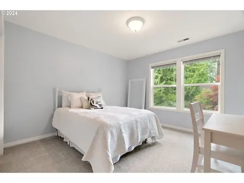 2465 SW 75th Terrace Portland OR 97225