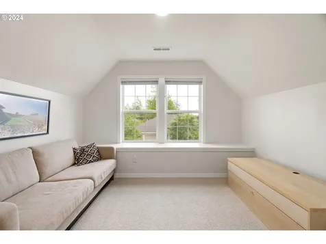 2465 SW 75th Terrace Portland OR 97225