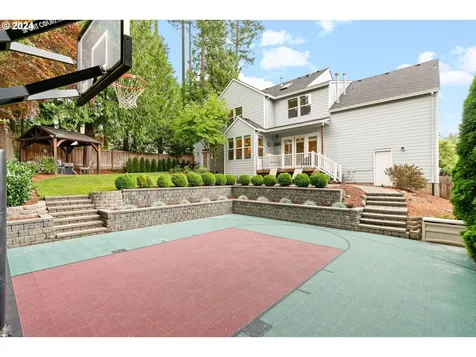 2465 SW 75th Terrace Portland OR 97225