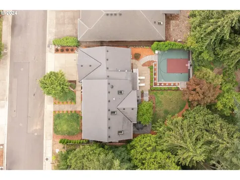 2465 SW 75th Terrace Portland OR 97225