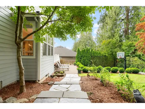 2465 SW 75th Terrace Portland OR 97225