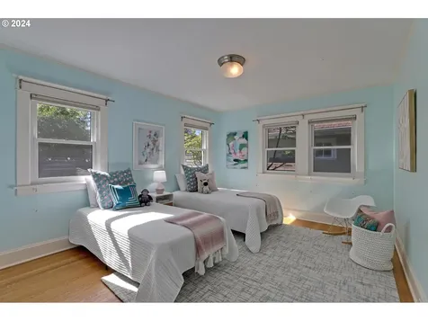 3456 Ne Pacific Street Portland OR 97232