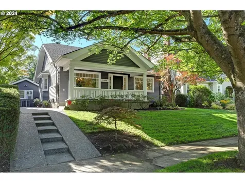 3456 Ne Pacific Street Portland OR 97232