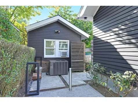 3456 Ne Pacific Street Portland OR 97232