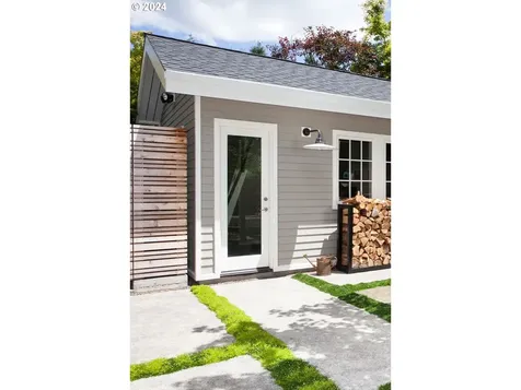 3456 Ne Pacific Street Portland OR 97232